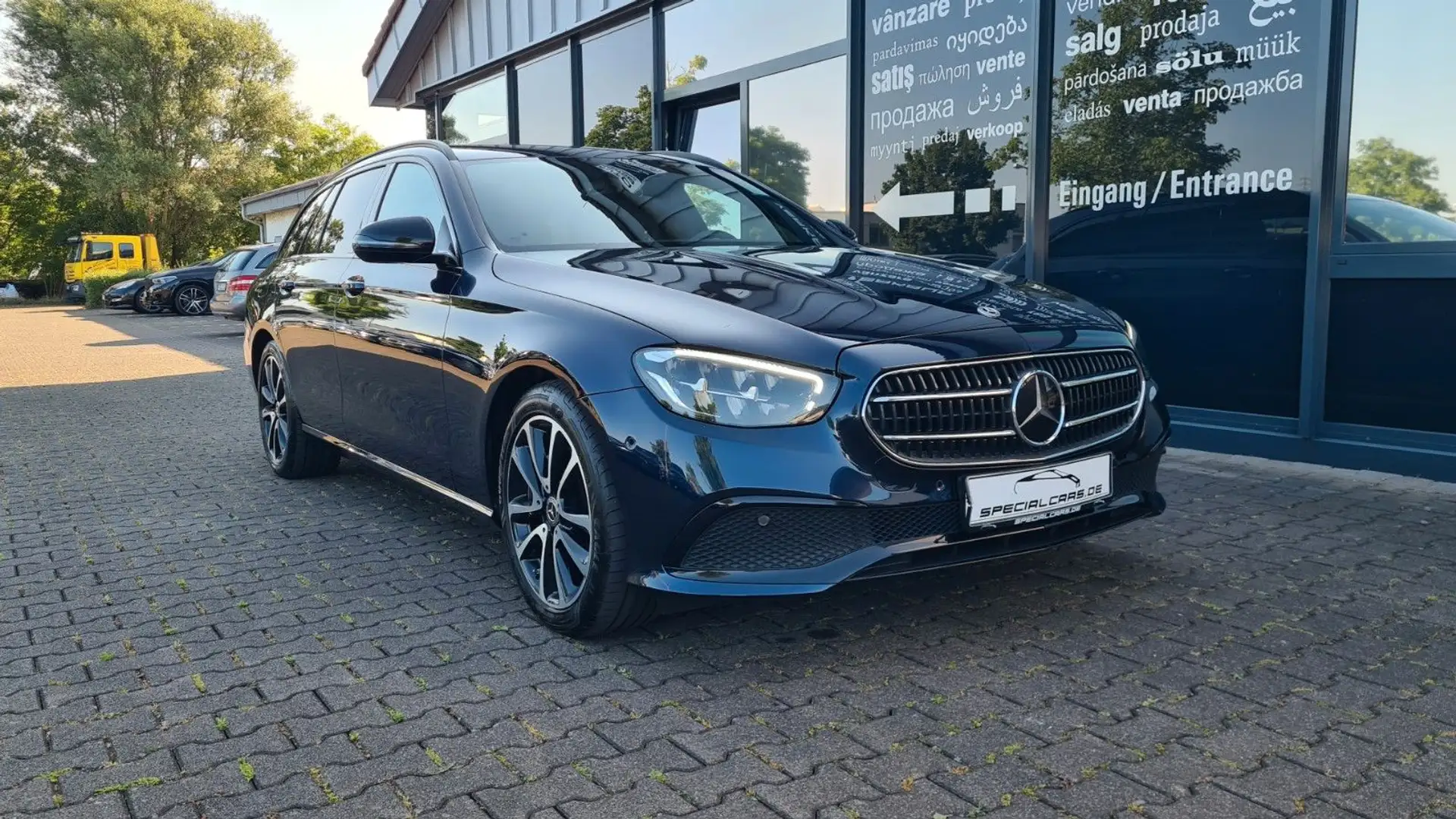 Mercedes-Benz E 220 d T - NIGHT - MEMORY - ASSISTS - BURMESTER Blau - 1