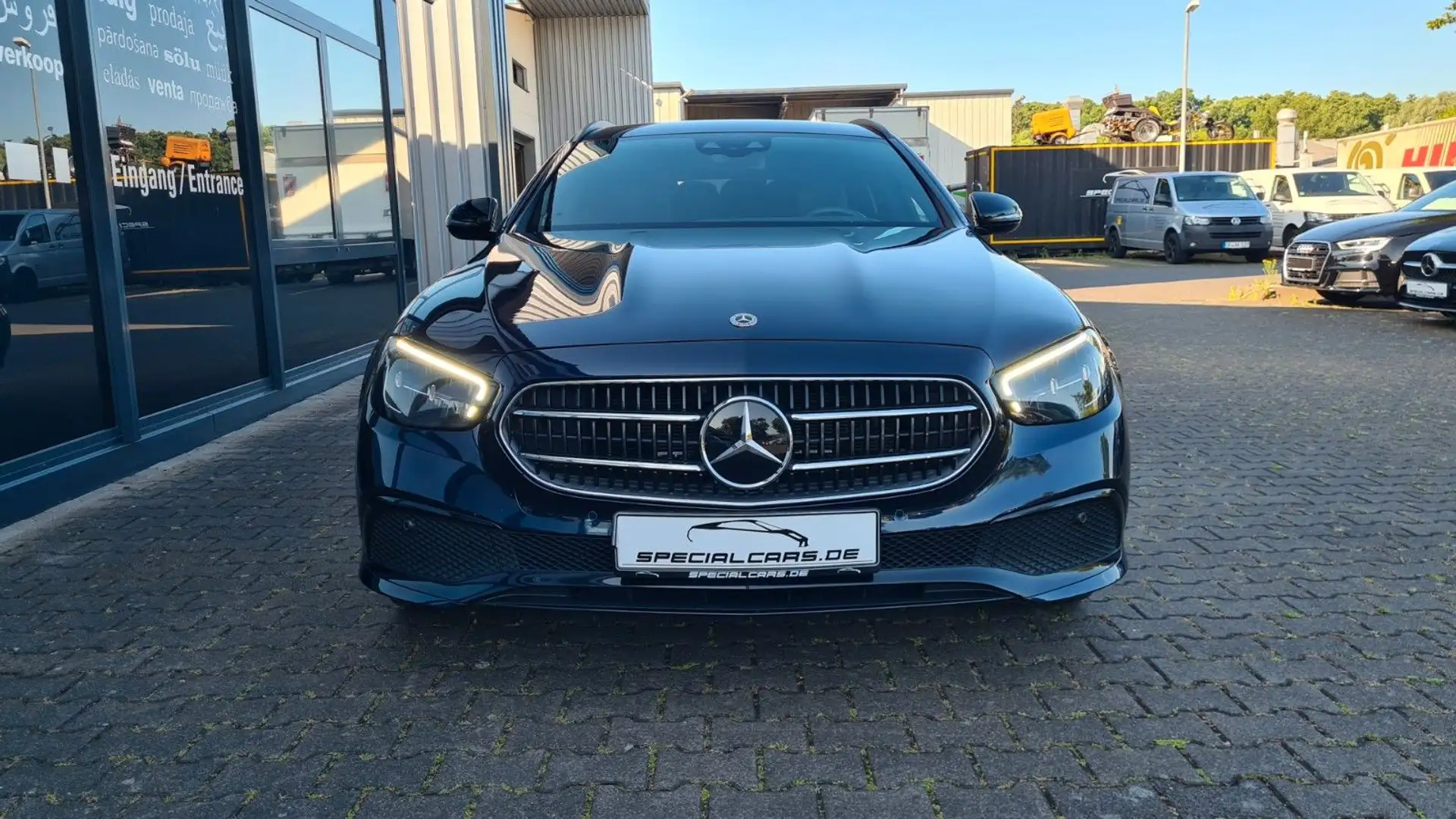 Mercedes-Benz E 220 d T - NIGHT - MEMORY - ASSISTS - BURMESTER Blau - 2