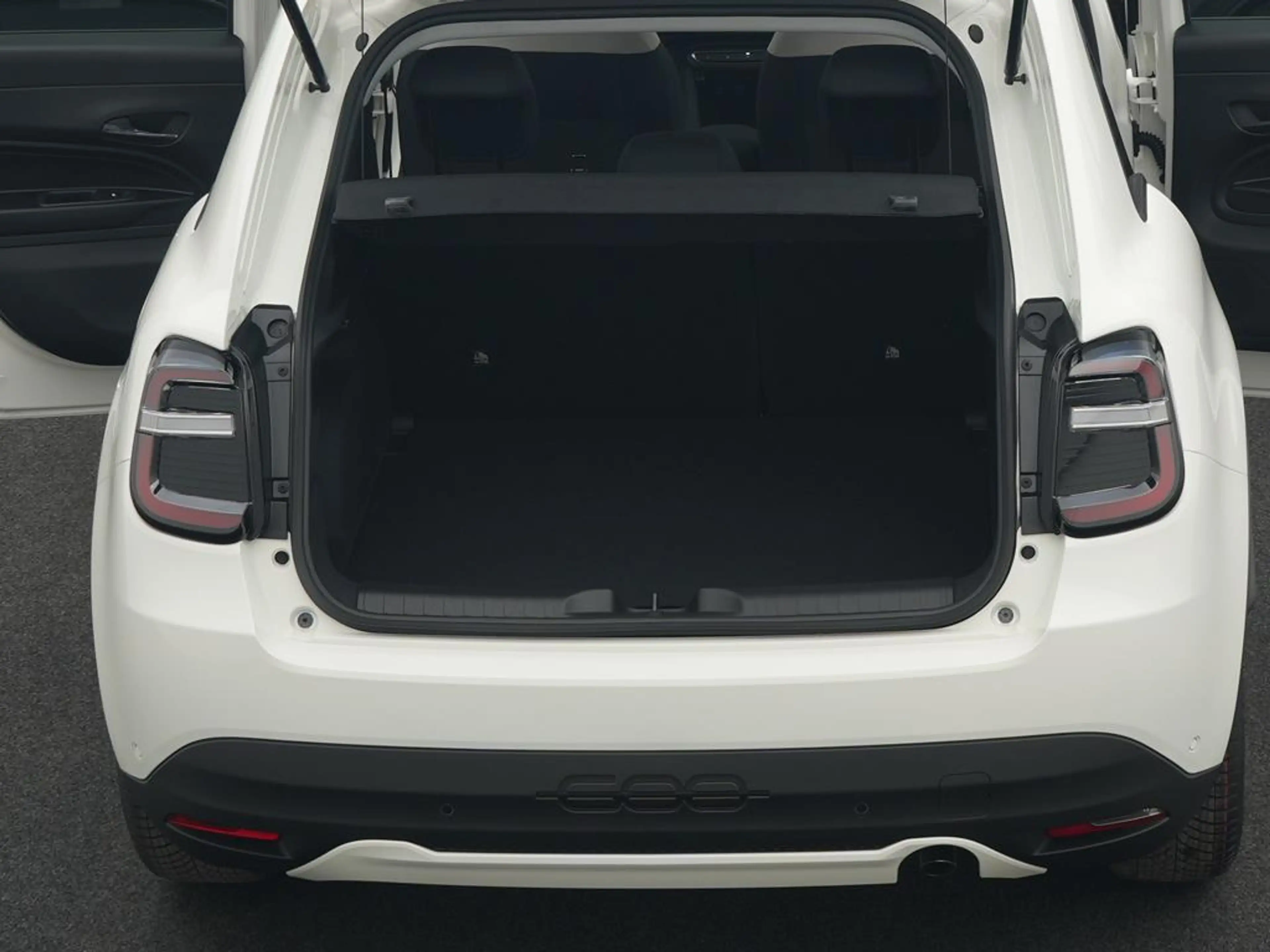 Fiat 600 Hybrid Business Edition+ Allwetterreifen — photo 9