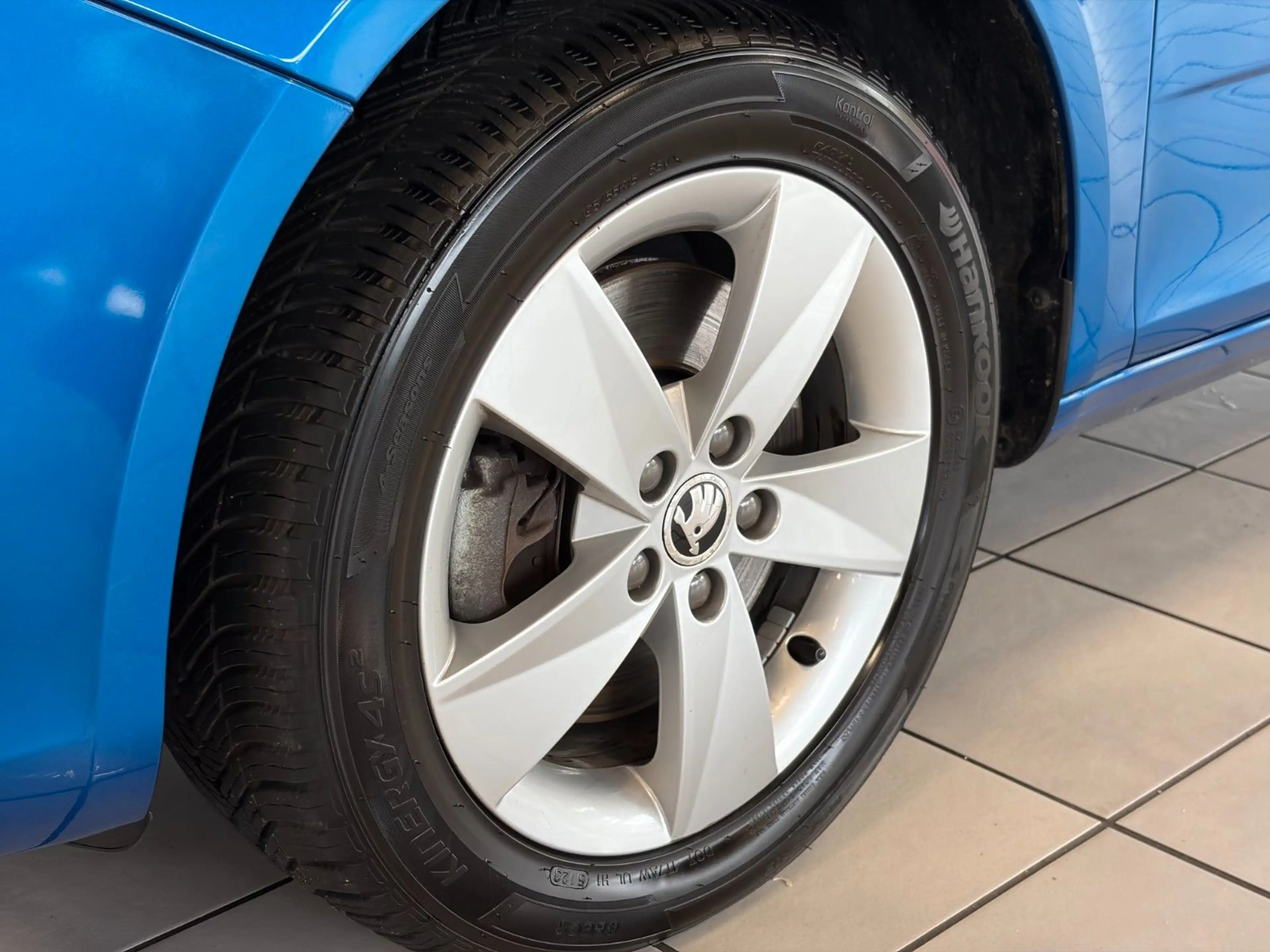 Skoda Fabia 1.2 TSI Ambition · SZH · PDC · 1. Hand — photo 10