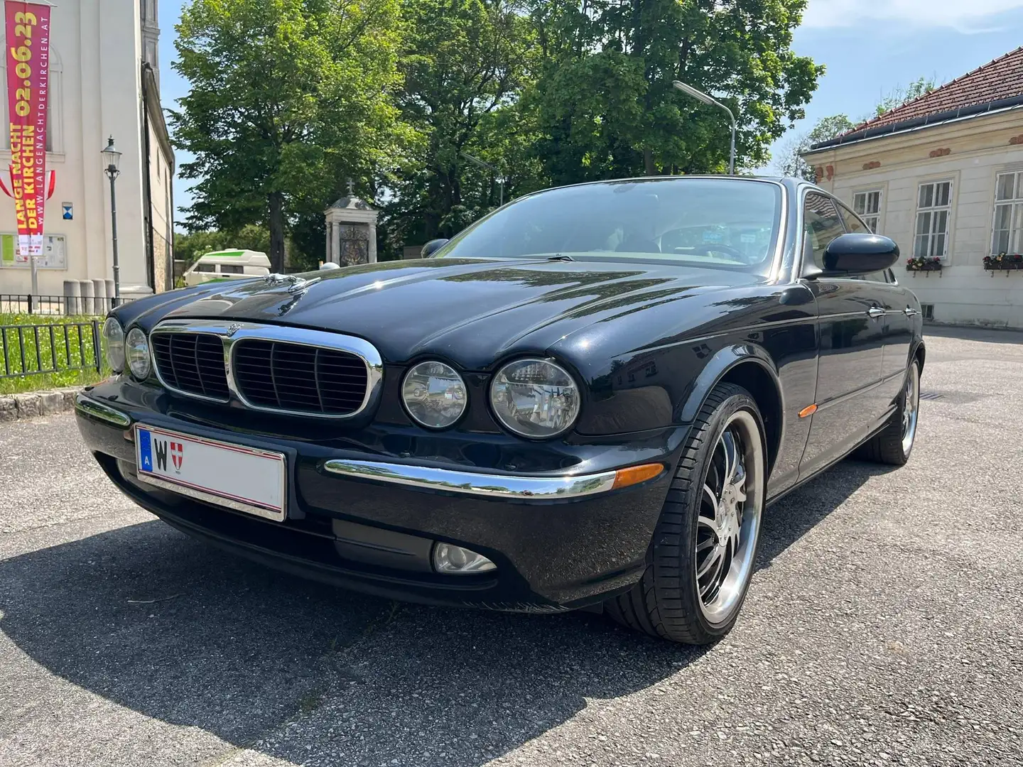 Jaguar XJ 3.0 V6 X350 Limousine Schwarz - 1