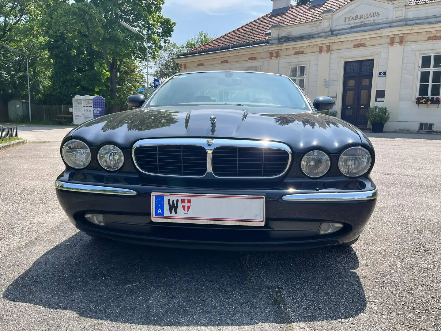 Jaguar XJ 3.0 V6 X350 Limousine Schwarz - 2