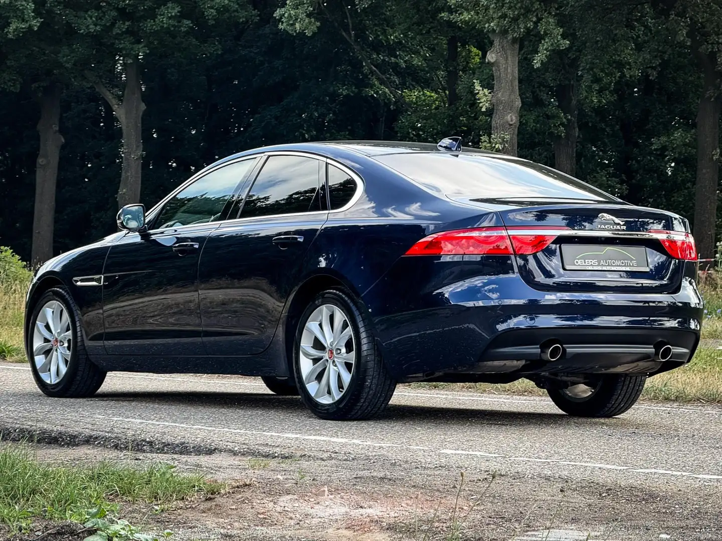 Jaguar XF 2.0 Prestige | Org. NL | Dealer ond. | Leder | Nav Blauw - 2