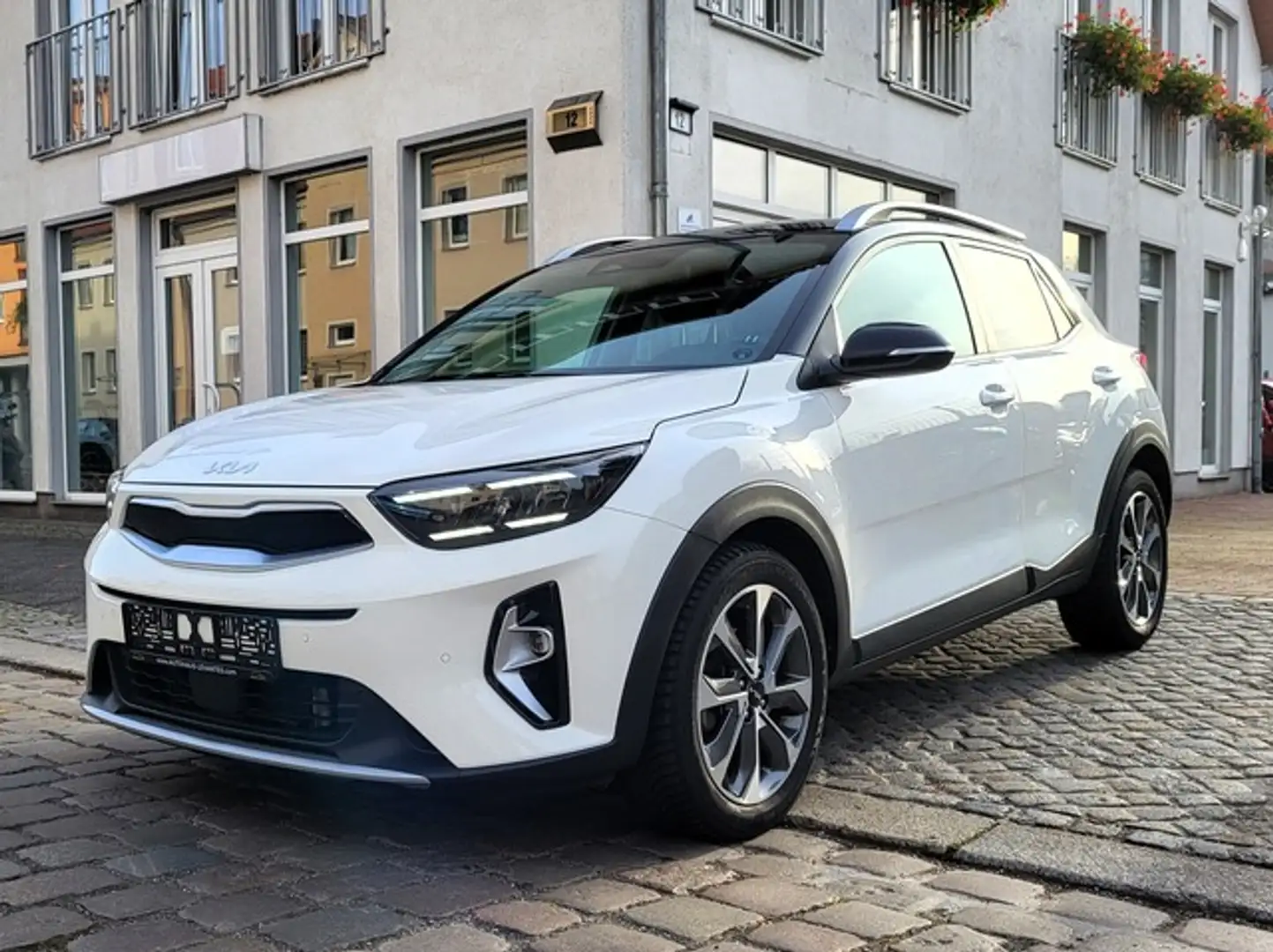 Kia Stonic 1.0 Platinum Edition 1.HAND LED KLIMA NAVI Weiß - 1