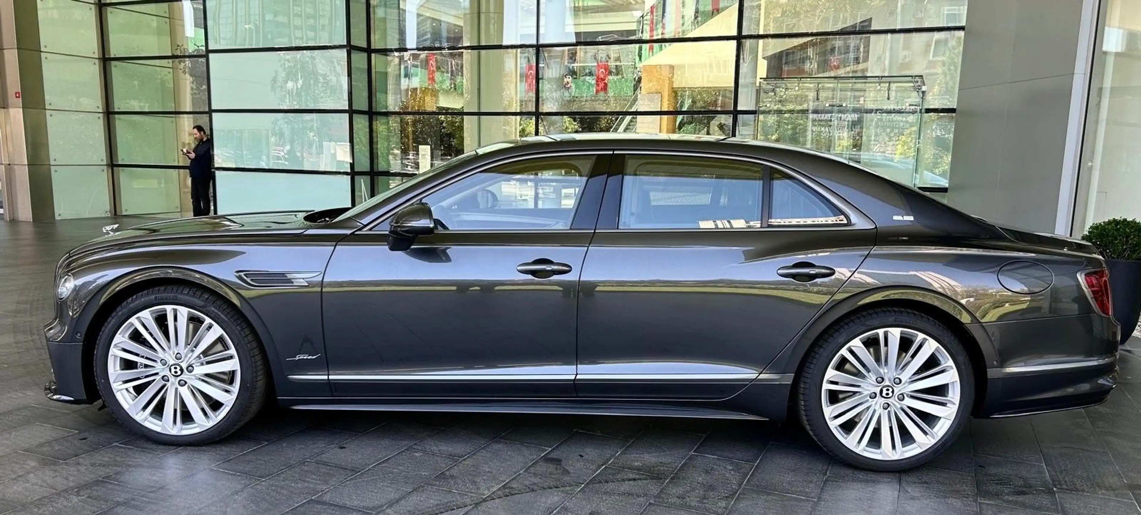 Bentley Flying Spur FLYING SPUR SPEED FIRST EDITION BUSINESS 4SEAT! — photo 3