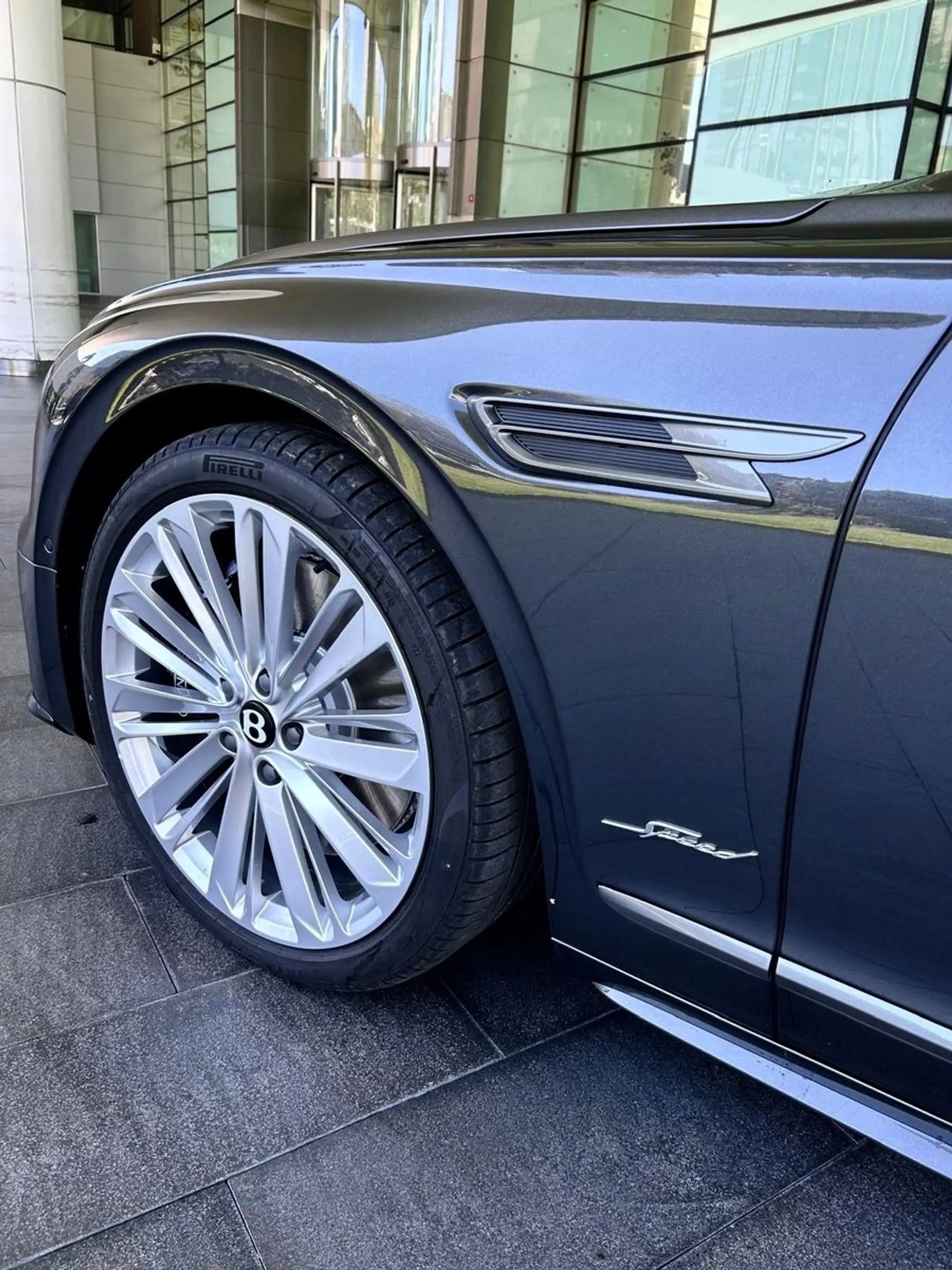 Bentley Flying Spur FLYING SPUR SPEED FIRST EDITION BUSINESS 4SEAT! — photo 4