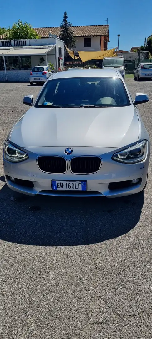 BMW 118 Serie 1 F/20-21 2011 118d 5p Unique Grigio - 2