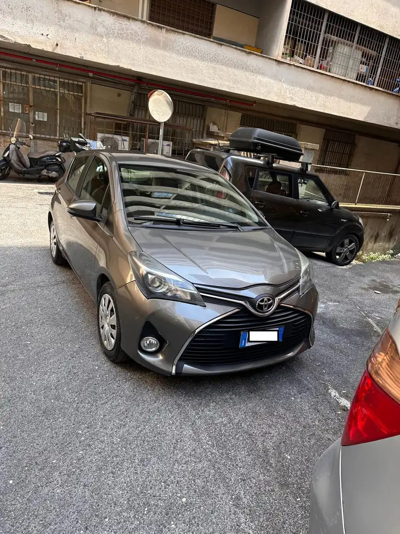 Toyota Yaris Yaris 5p 1.0 Active my16 Grigio - 1