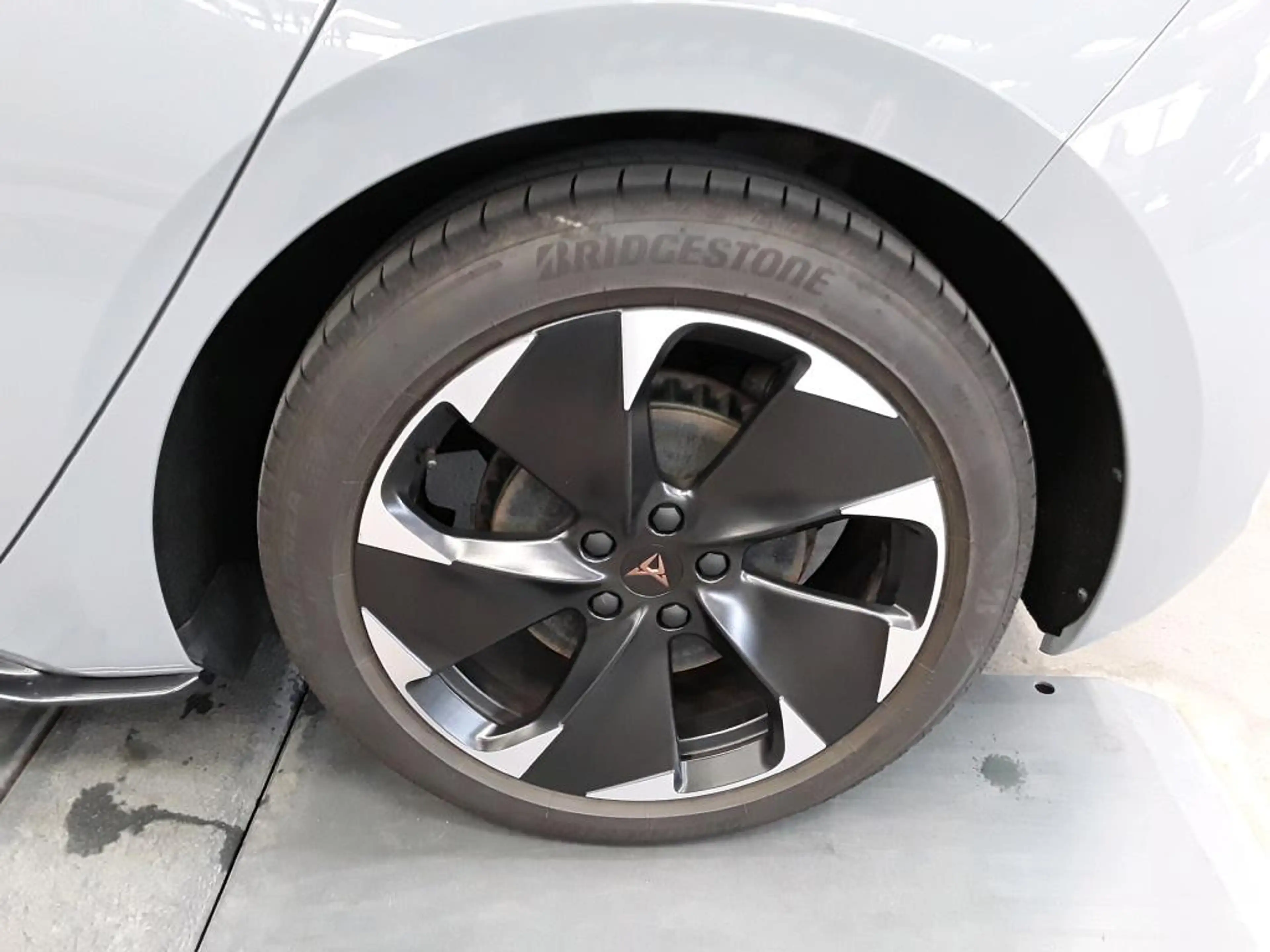 CUPRA Born 170 kW LED 19LM PDC SITZH — photo 6