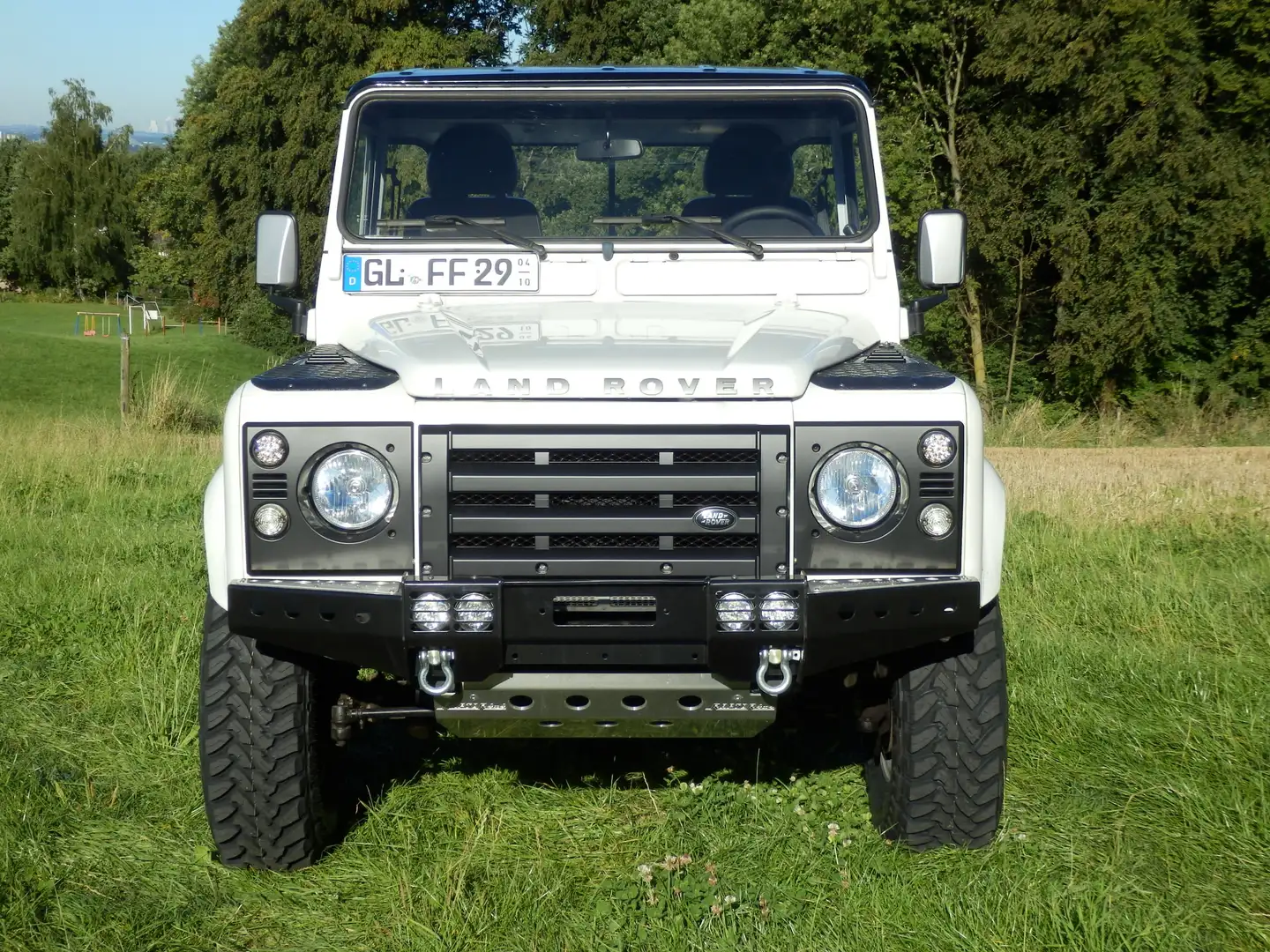Land Rover Defender 90 Td5, Klima, AHK, Pick Up oder Cabrio, Neuteile Blanco - 2