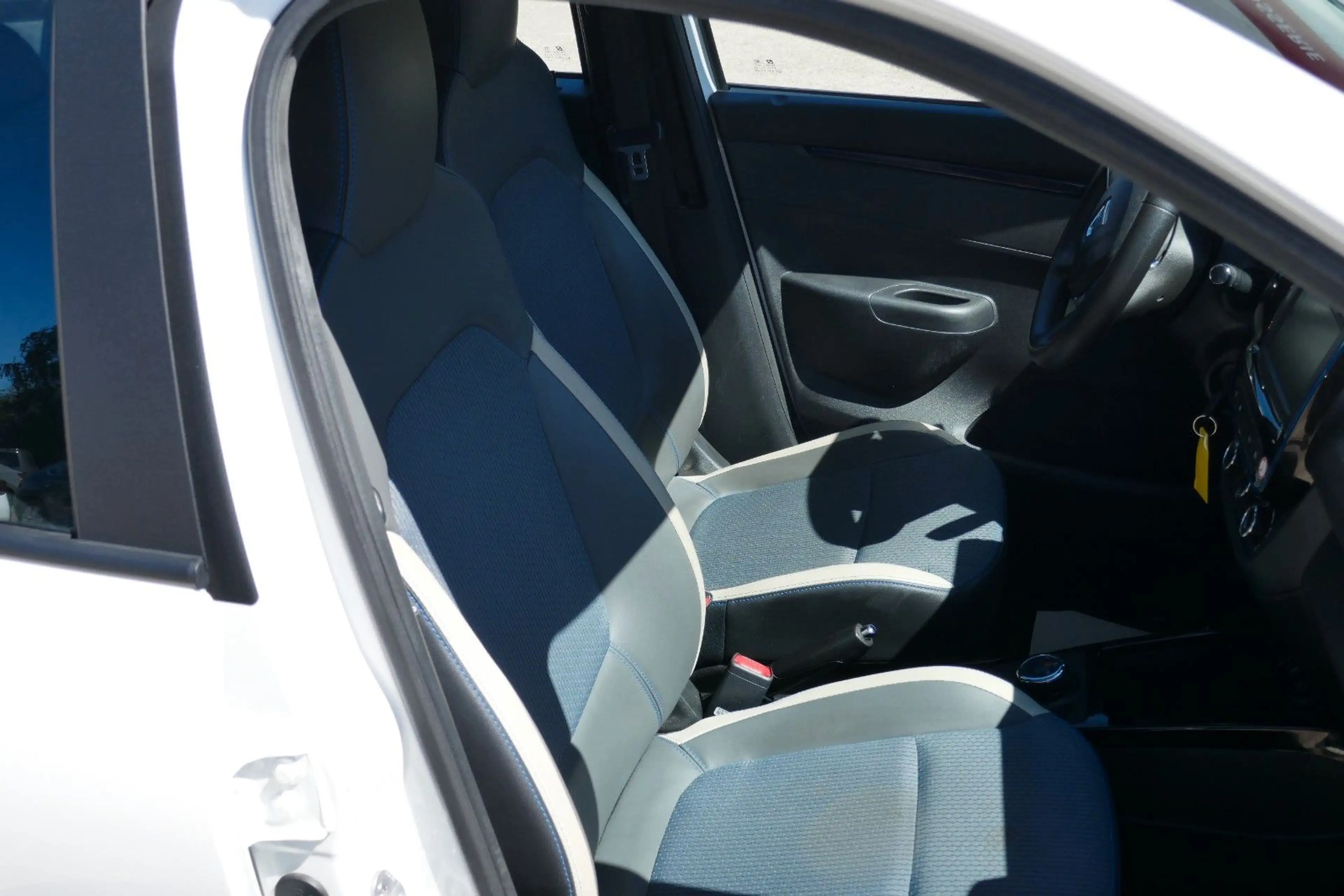 Dacia Spring Electric Comfort Plus NAV/CCS — photo 8