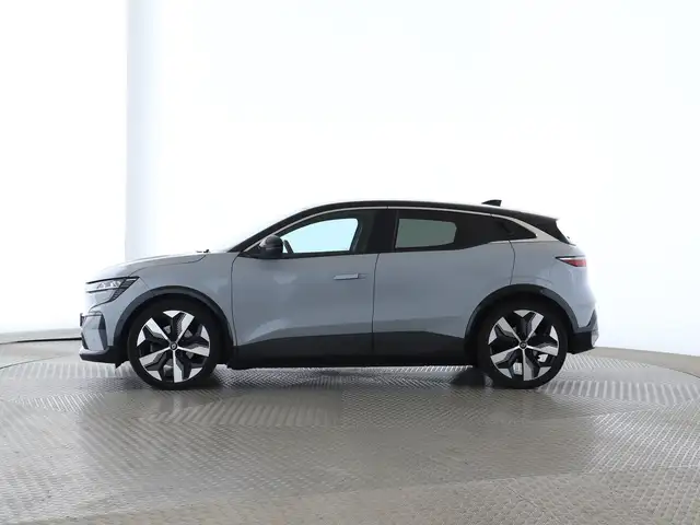Renault Megane E-Tech view 2