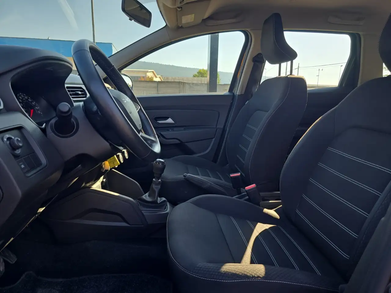 Dacia Duster 1.0 TCE COMFORT GPL 4X2 100CV, миниатюра 11