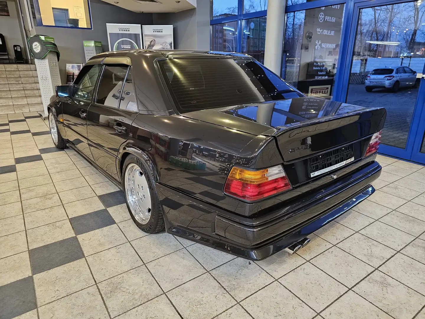 Mercedes-Benz E 300 300 AMG Fekete - 1