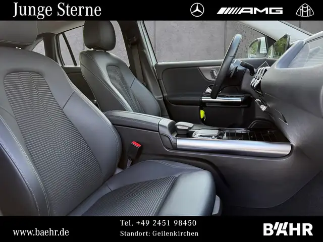 Mercedes-Benz GLA view 5