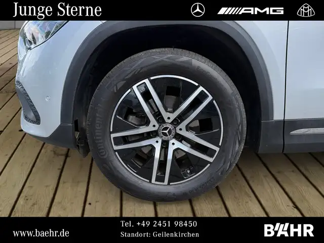 Mercedes-Benz GLA view 6