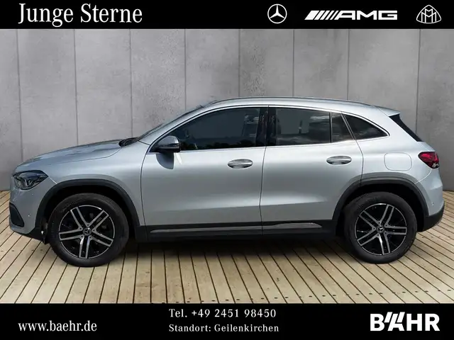 Mercedes-Benz GLA view 2