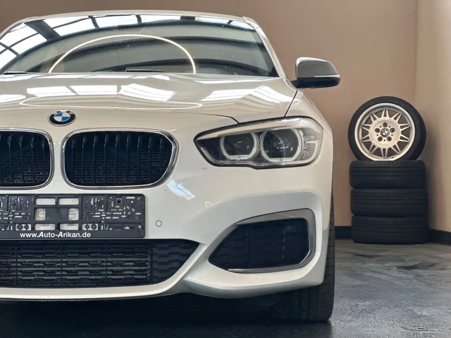BMW 135 1 Lim. 5-trg. M135 i xDrive LED/Alcantara/ Weiß - 2