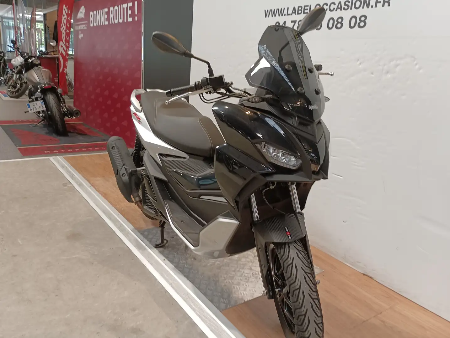 Aprilia SR GT 125 Zwart - 2
