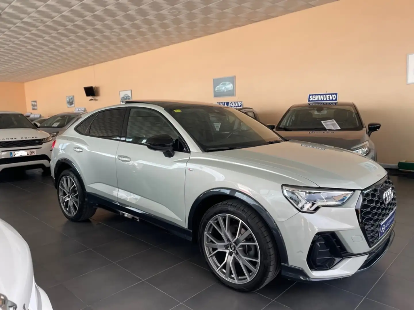 Audi Q3 Sportback 35 TDI Black line S tronic Gris - 2