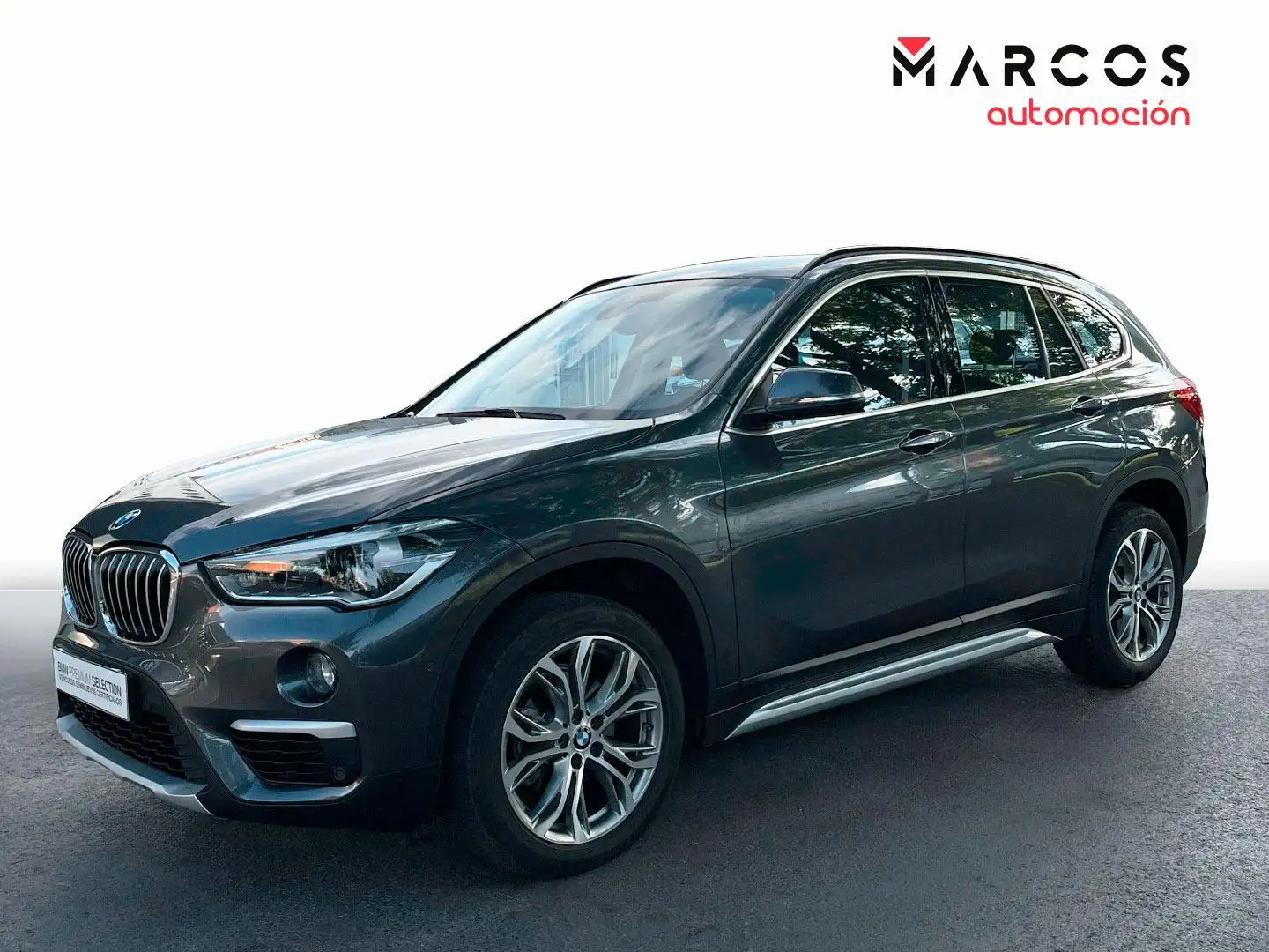 BMW X1 sDrive 18dA Gris - 1