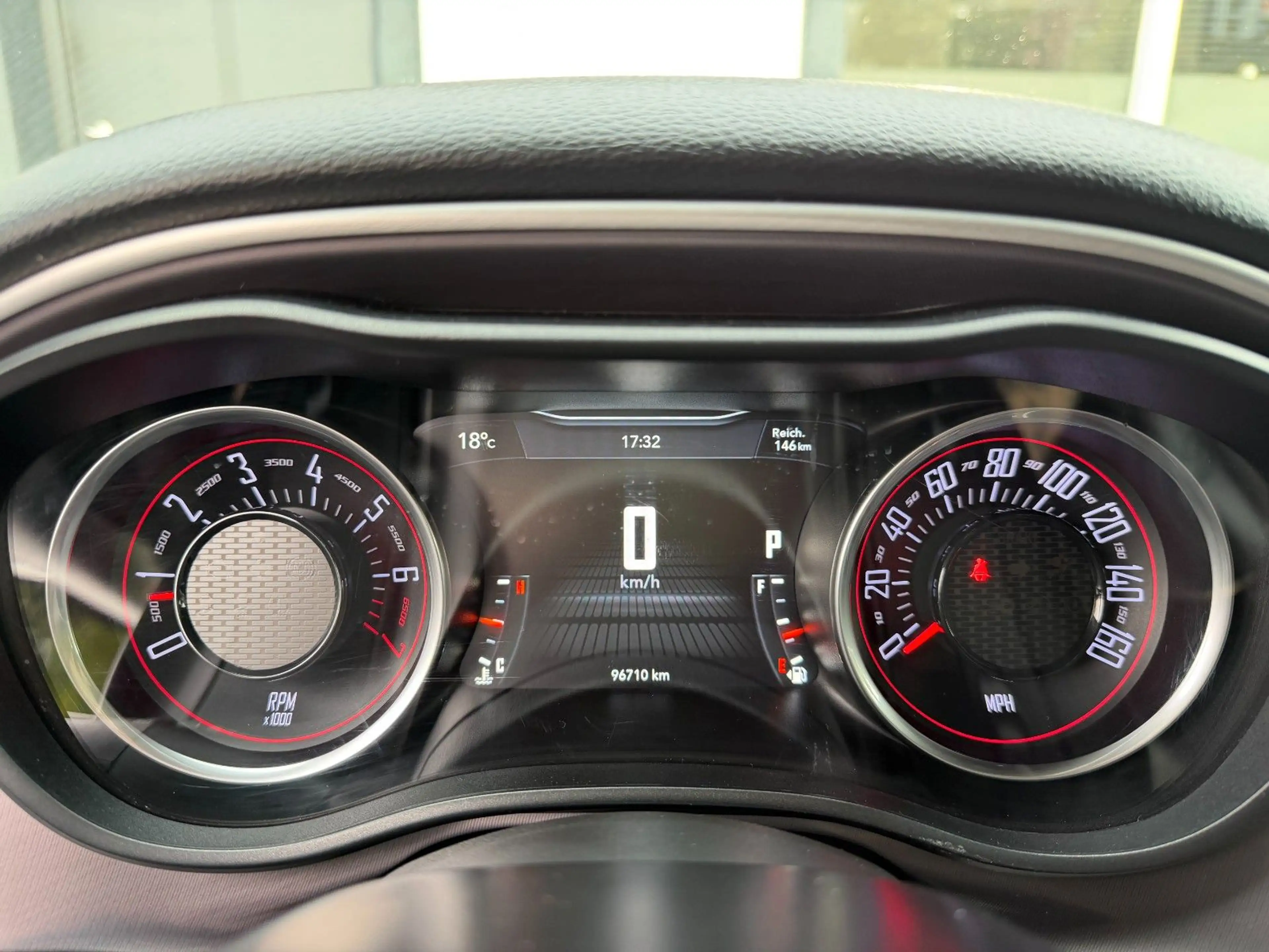 Dodge Challenger SXT*GARANTIE*CarPlay*KAMERA*PDC*TEMP* — photo 7
