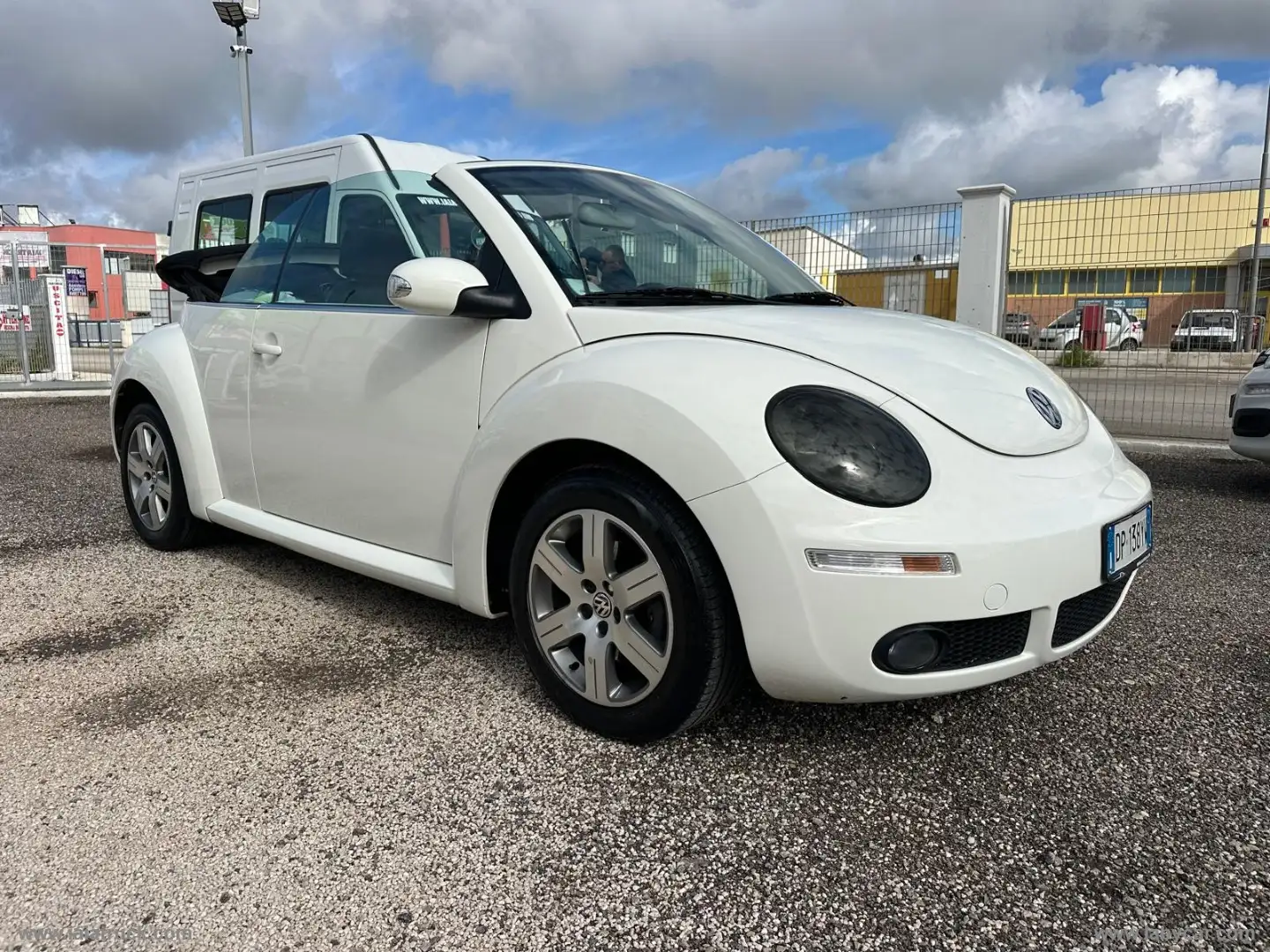 Volkswagen New Beetle 1.9 TDI 105CV Cabrio CABRIO Weiß - 2
