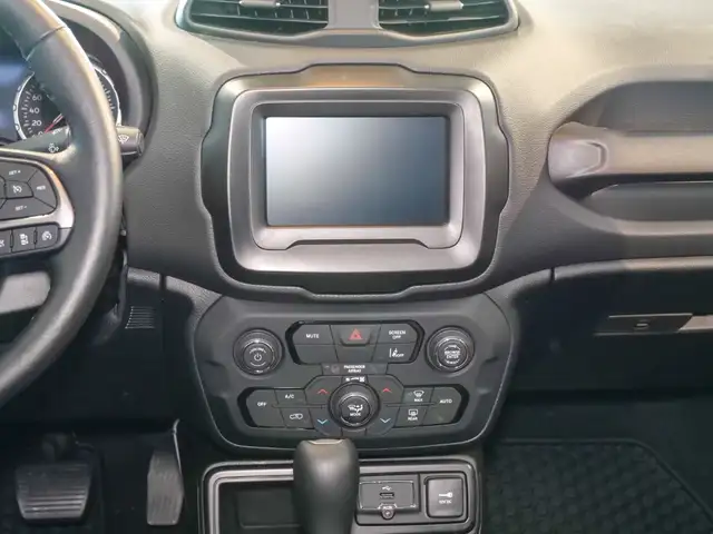 Jeep Renegade view 10
