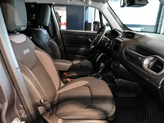 Jeep Renegade view 13