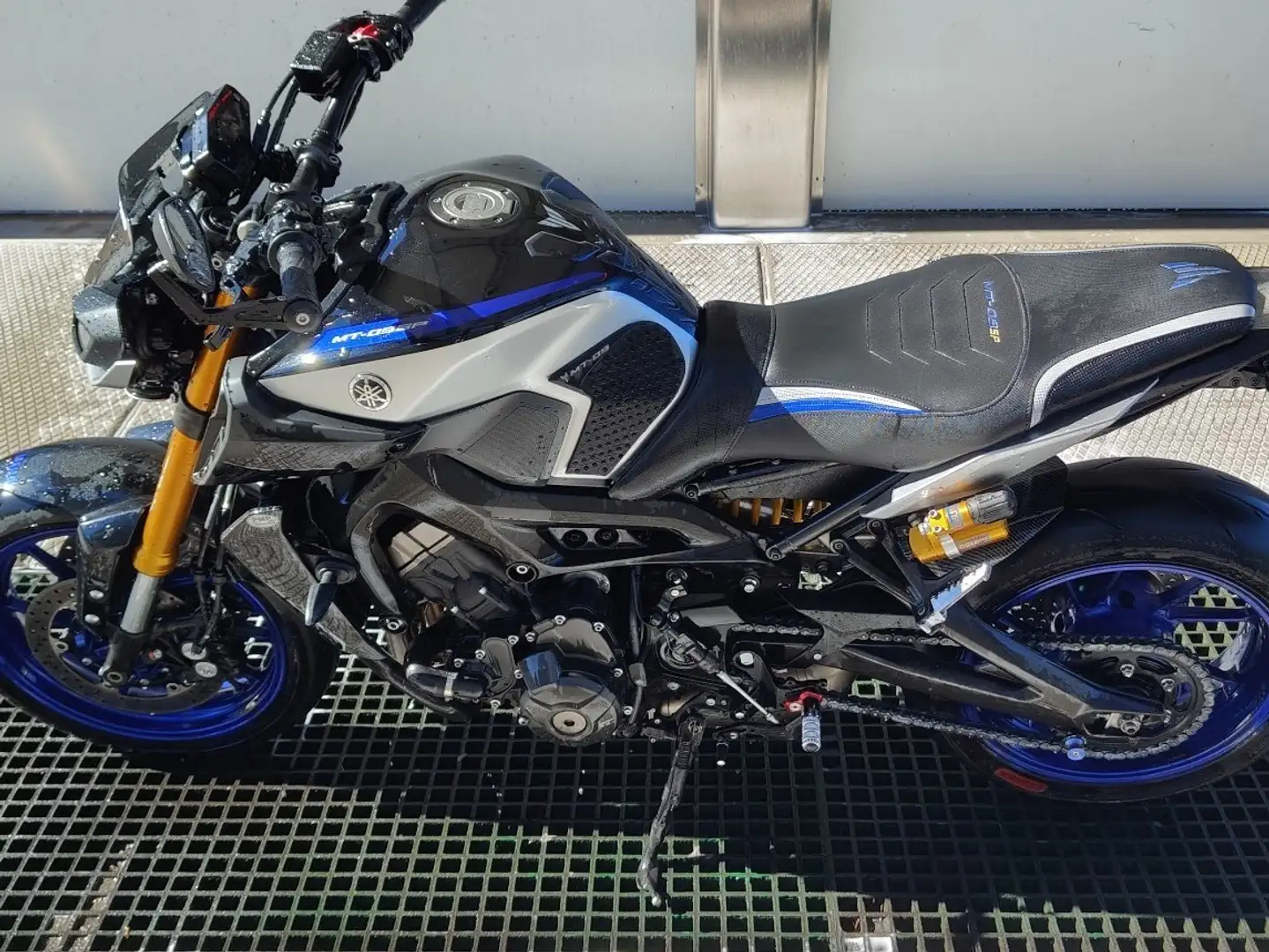 Yamaha MT-09 Grigio - 2