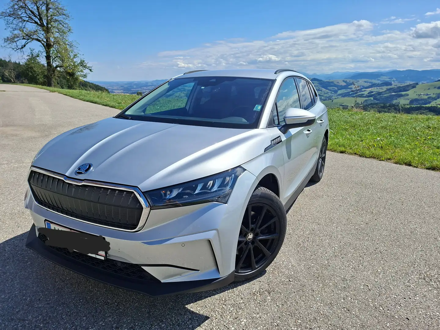 Skoda Enyaq Enyaq iV 60 62kWh Silber - 1