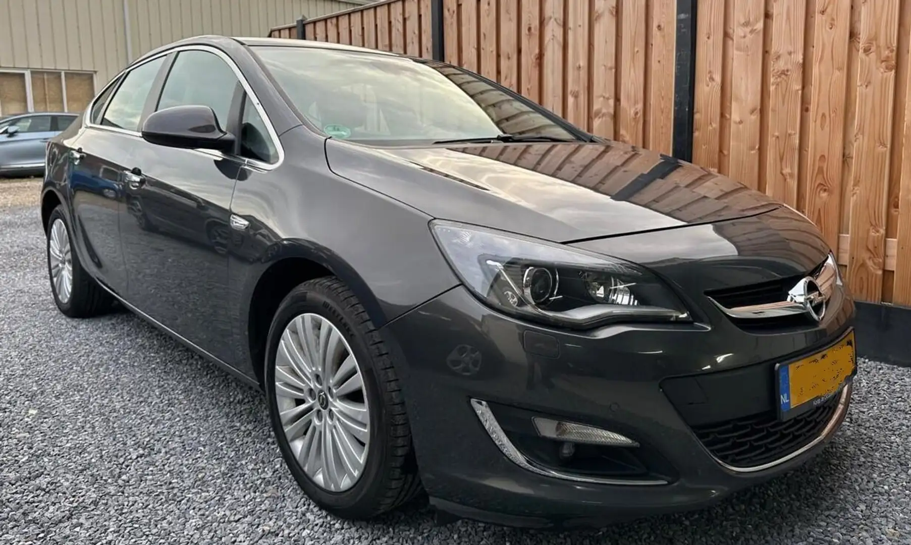 Opel Astra 1.4 Turbo Cosmo Grijs - 2