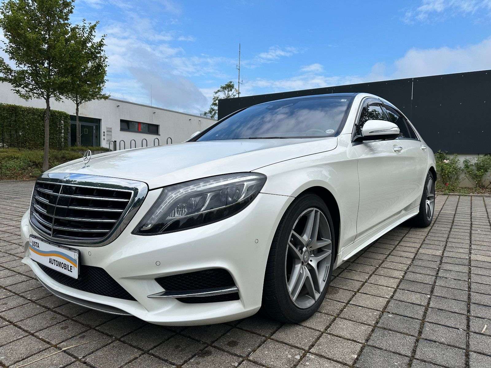 Second hand Mercedes Benz S-Class 