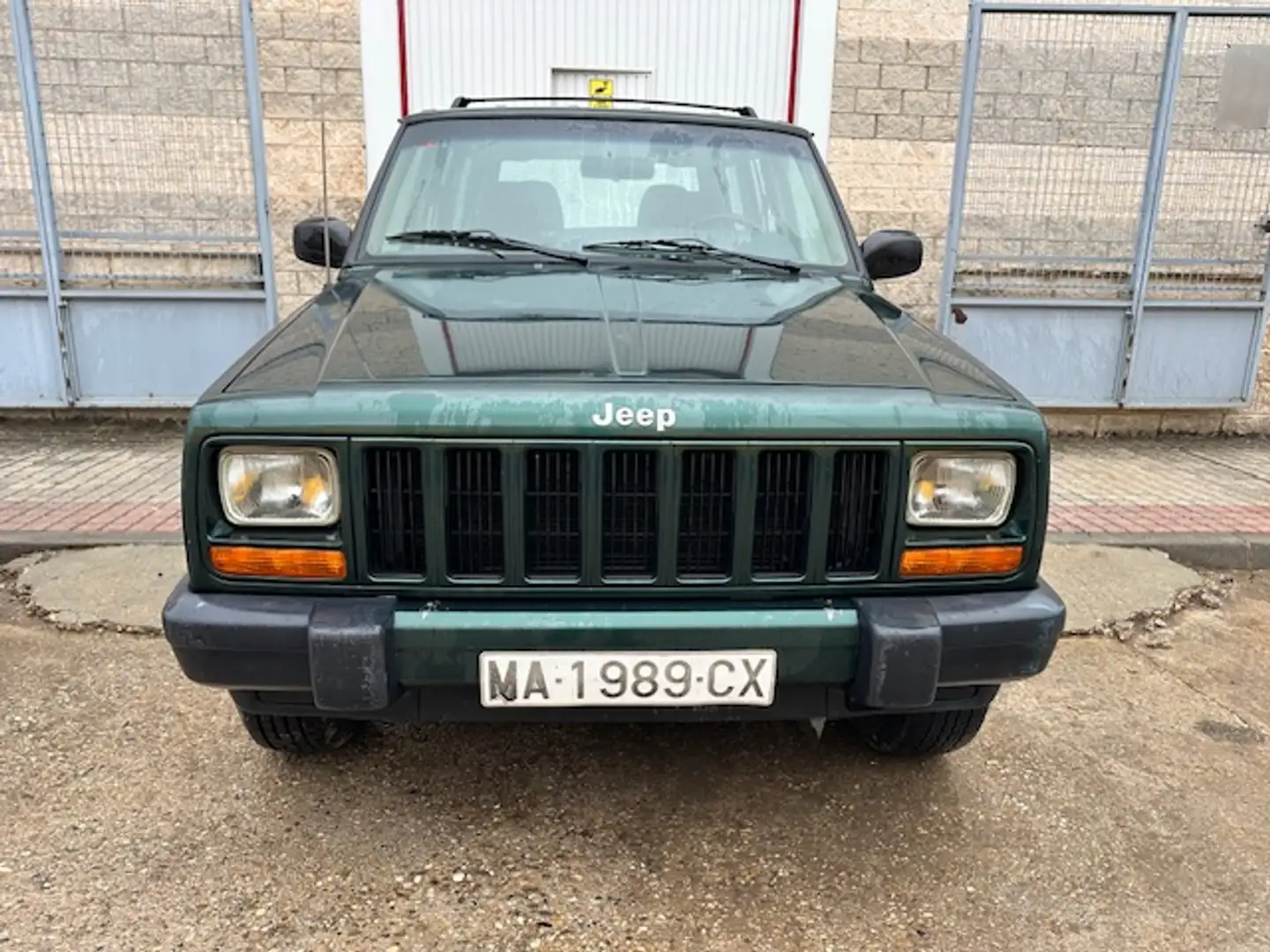 Jeep Cherokee 2.5TD Sport Grün - 2