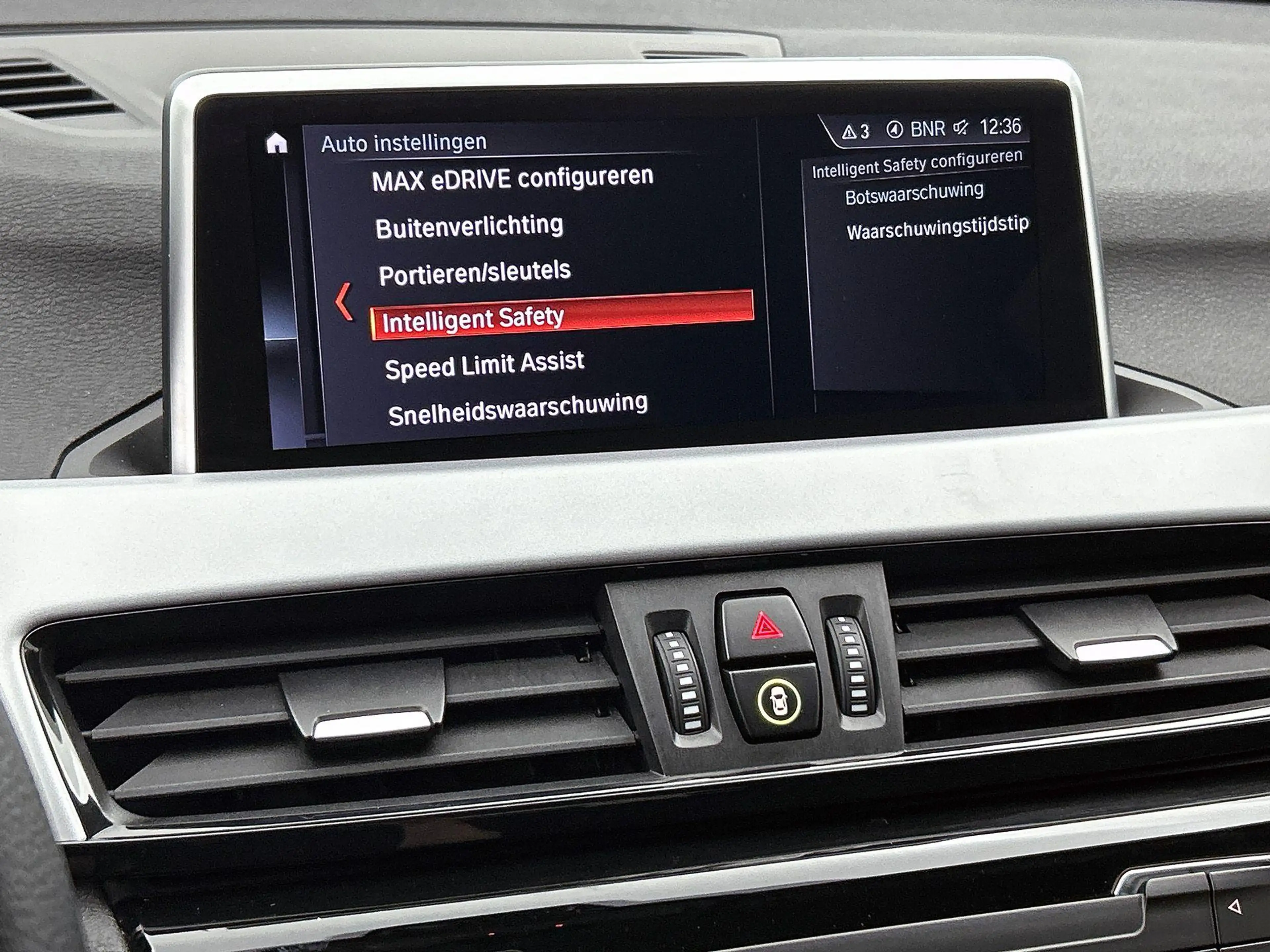 BMW X1 xDrive25e Executive | Navigatie | Climate control — photo 13