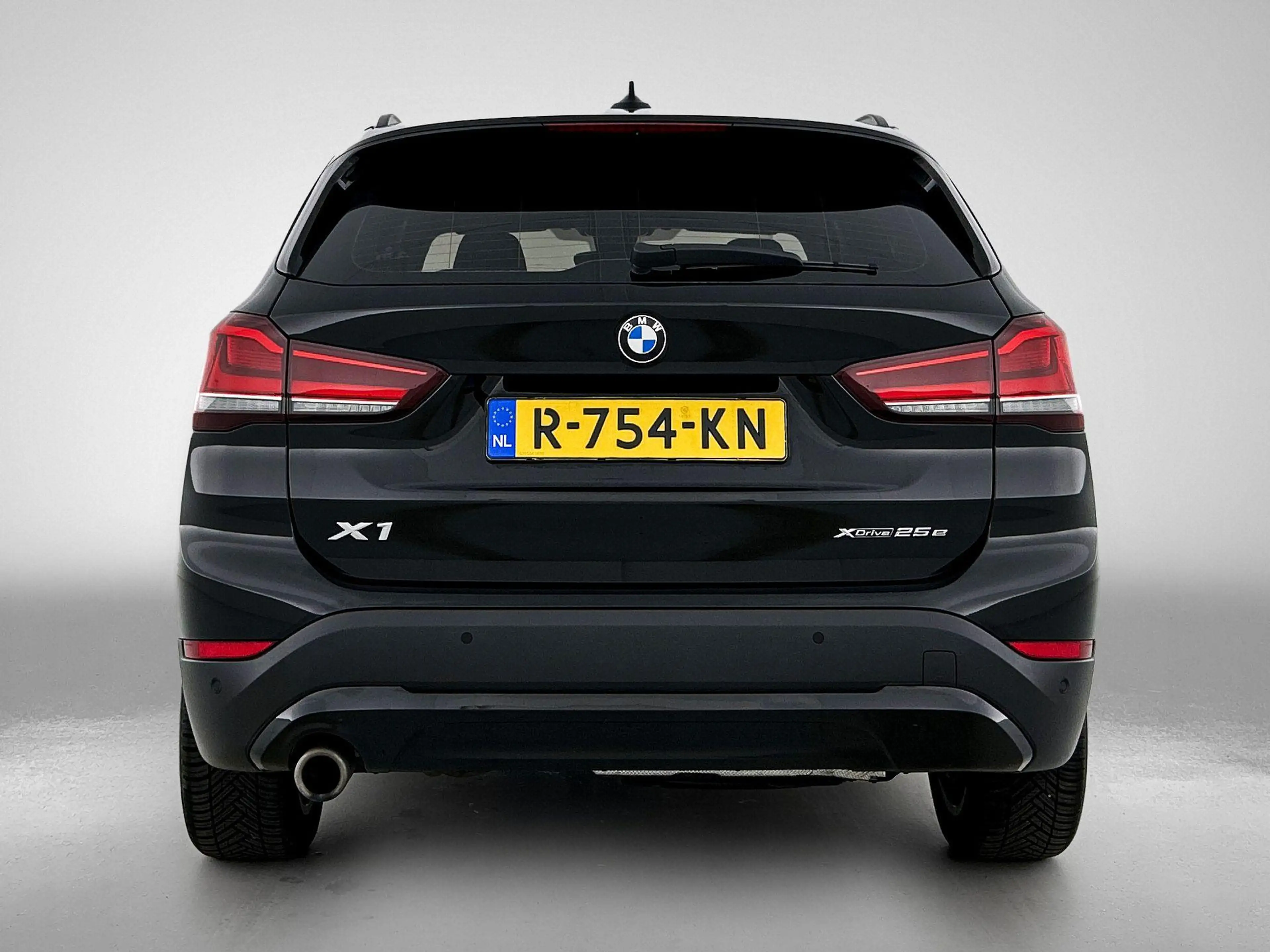 BMW X1 xDrive25e Executive | Navigatie | Climate control — photo 3