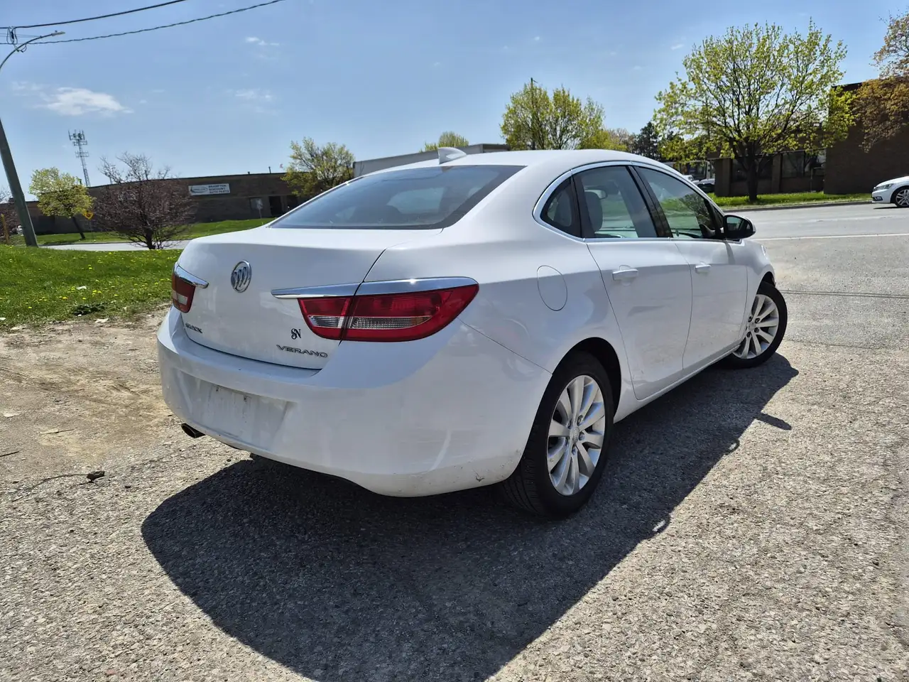 Buick Verano снимка Buick Verano