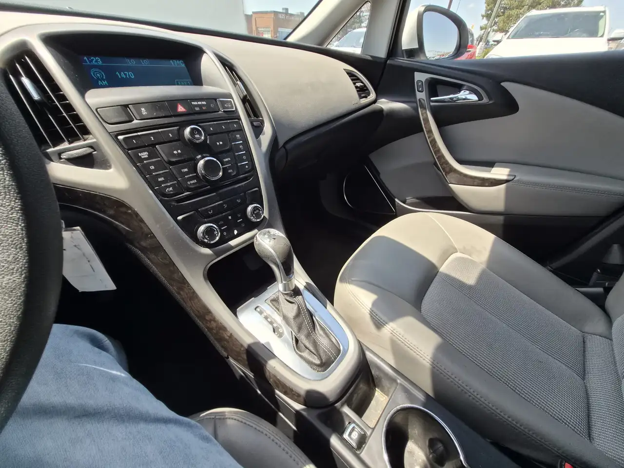 Buick Verano снимка Buick Verano