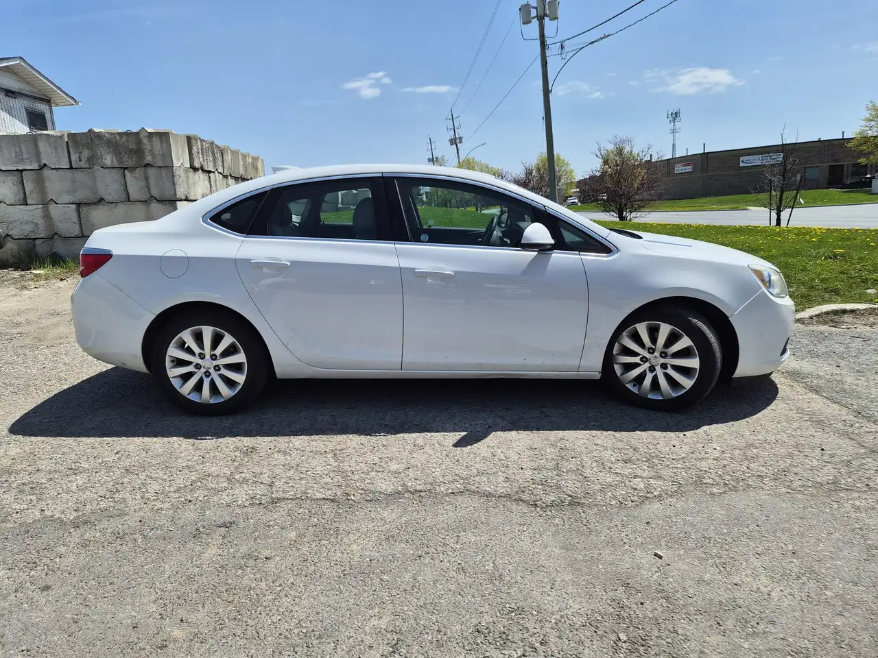Buick Verano снимка Buick Verano
