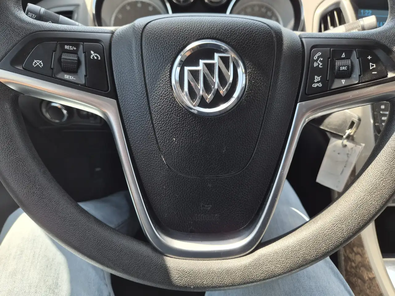 Buick Verano снимка Buick Verano