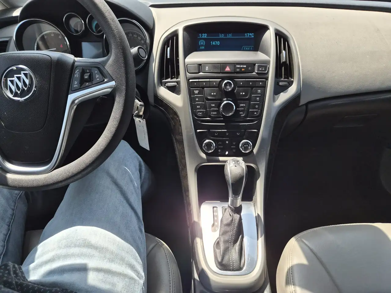 Buick Verano снимка Buick Verano