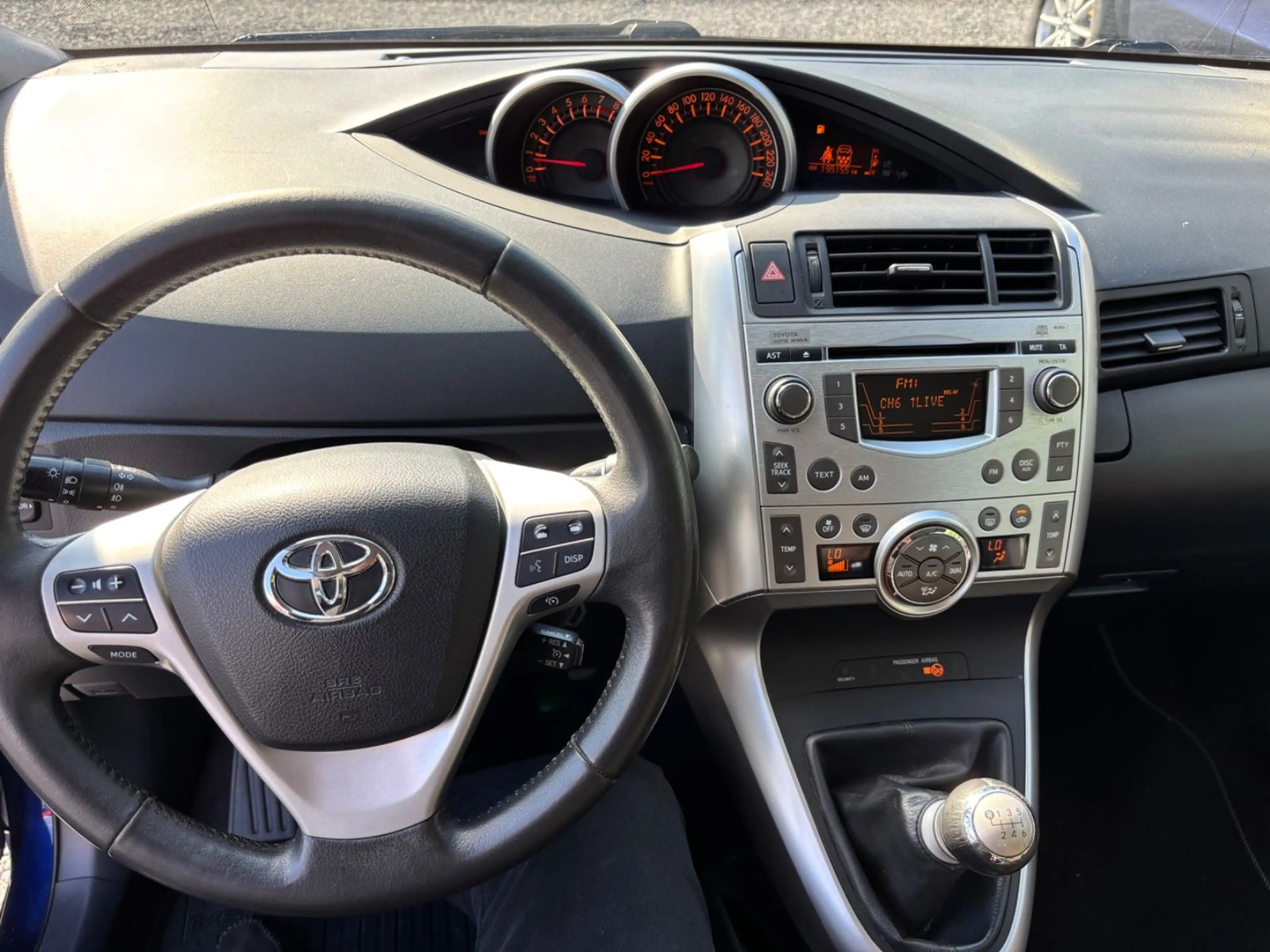 Toyota Verso Edition — photo 10