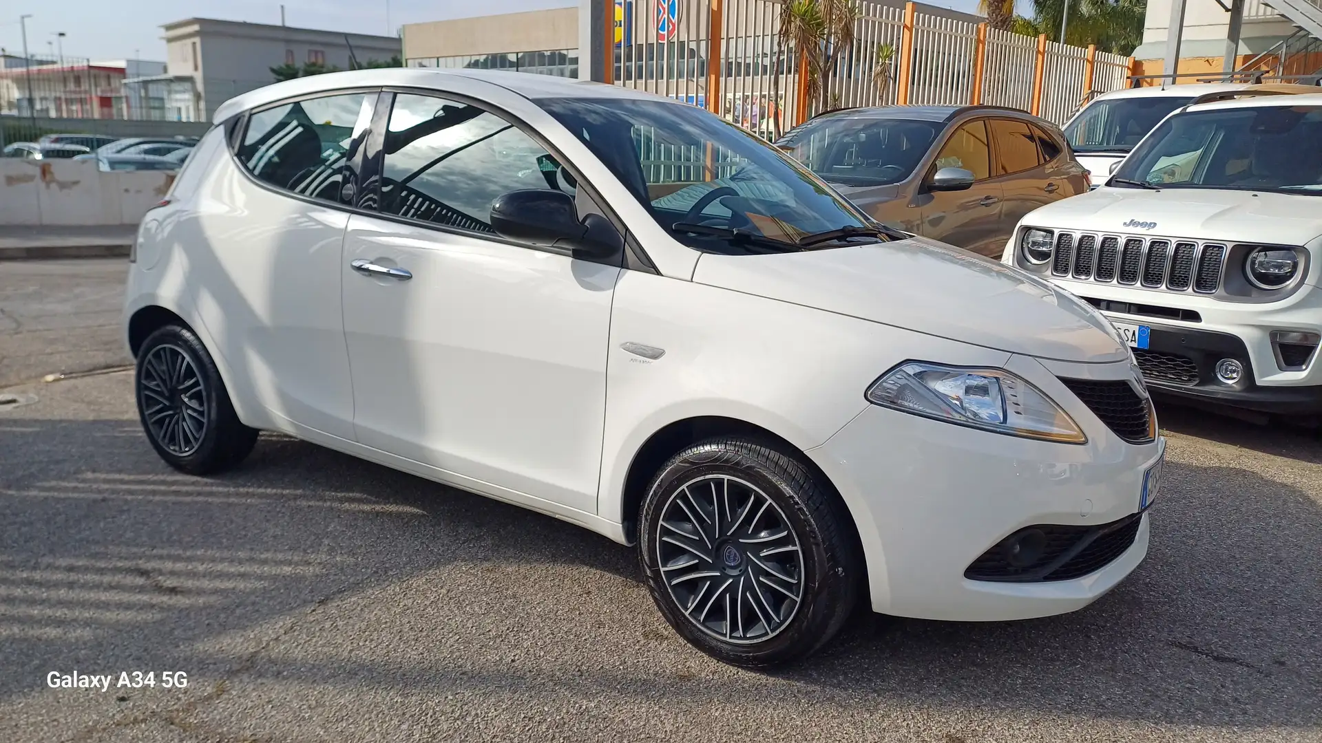 Lancia Ypsilon Ypsilon 1.0 firefly hybrid Gold s Blanc - 2