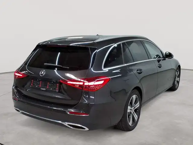Mercedes-Benz C-Class view 4