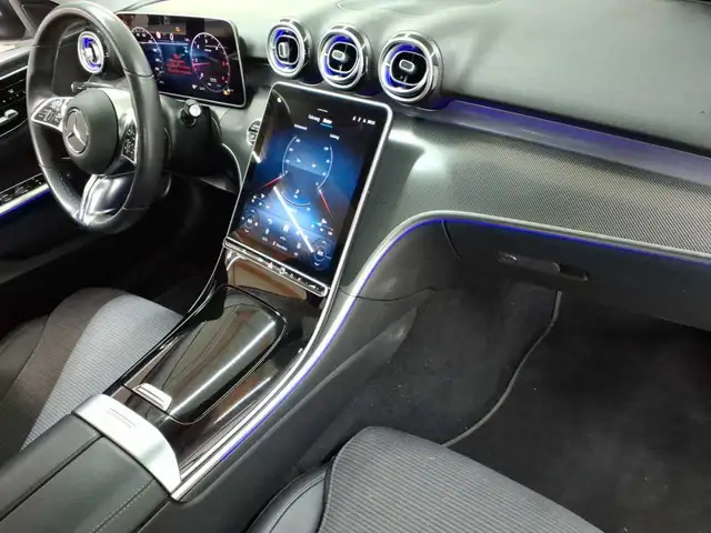 Mercedes-Benz C-Class view 9