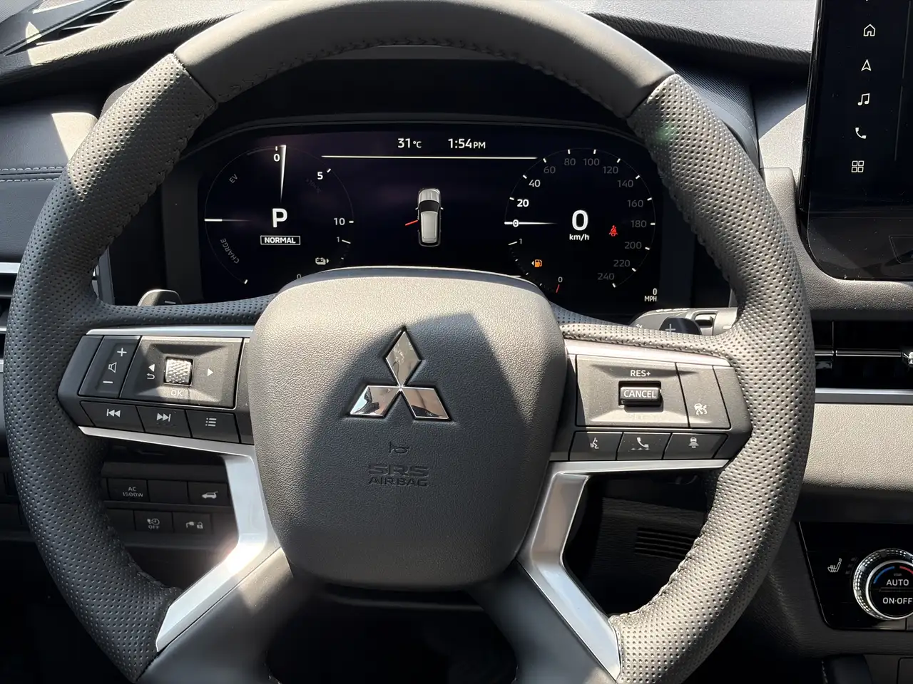 Mitsubishi Outlander снимка Mitsubishi Outlander