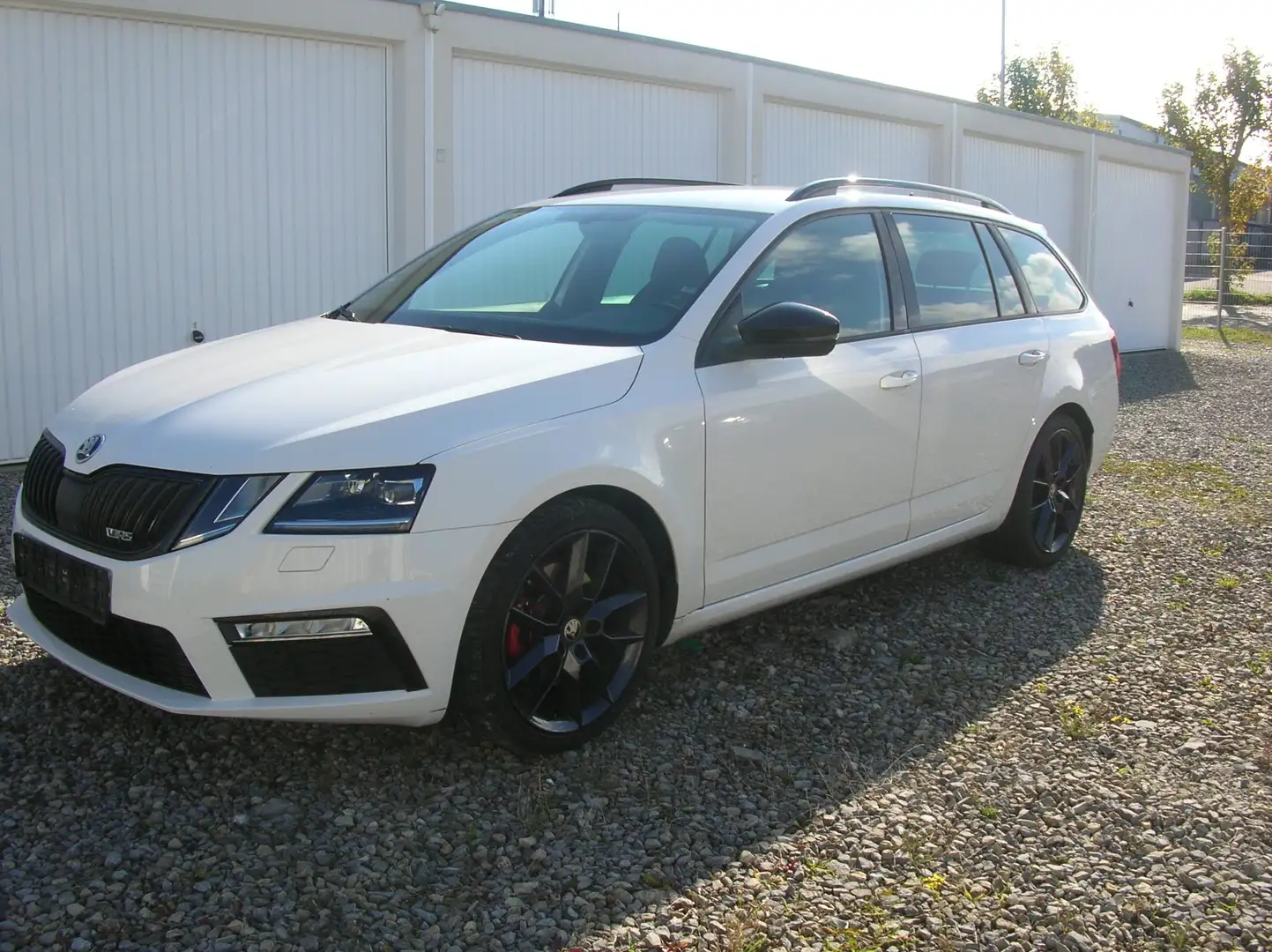 Skoda Octavia 2.0 TDI RS 135kW - Navi - AHK - PDC Weiß - 1