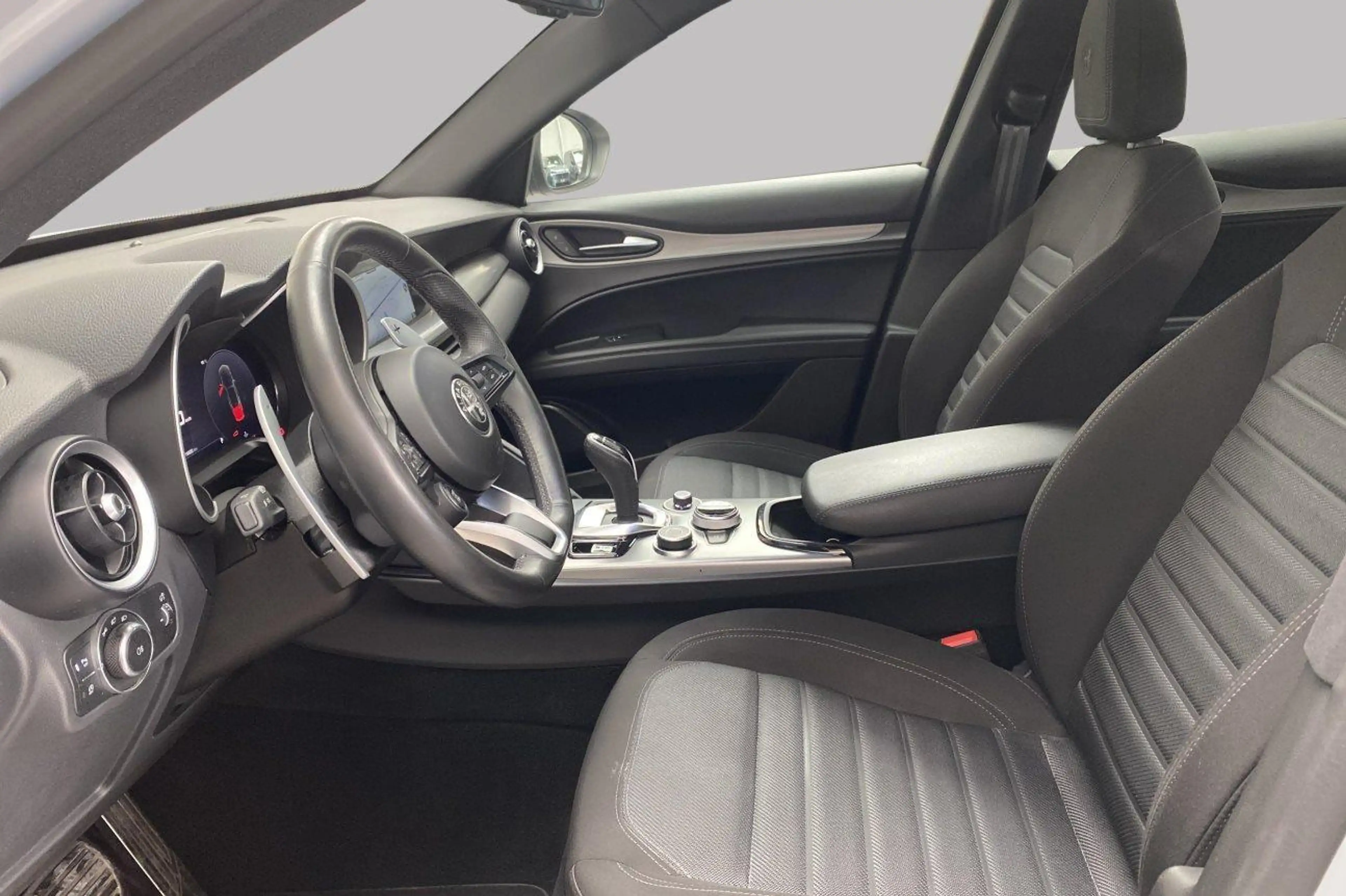 Alfa Romeo Stelvio Sprint Q4 - 280 PK — photo 10
