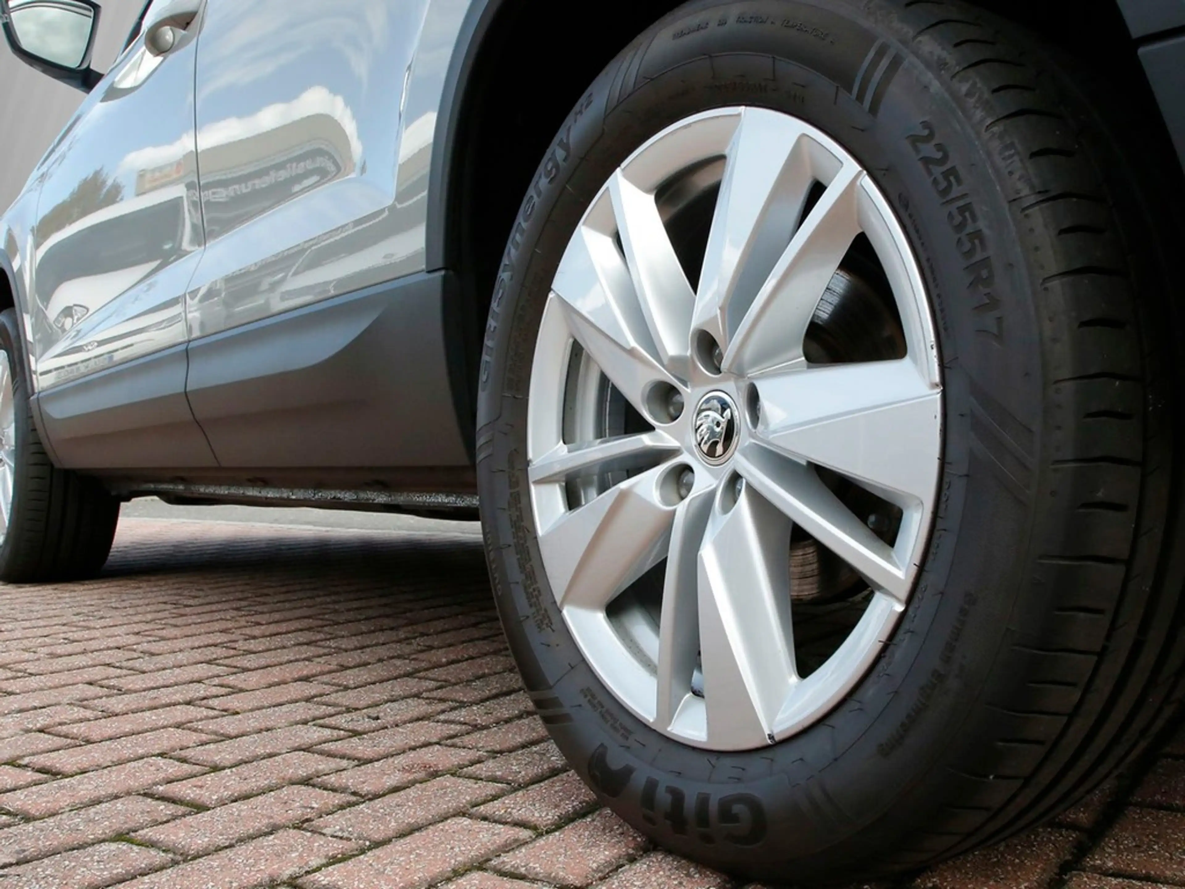 Skoda Karoq 2.0 TDI DSG Drive 4x4 17" ACC Navi SHZ LED — photo 5