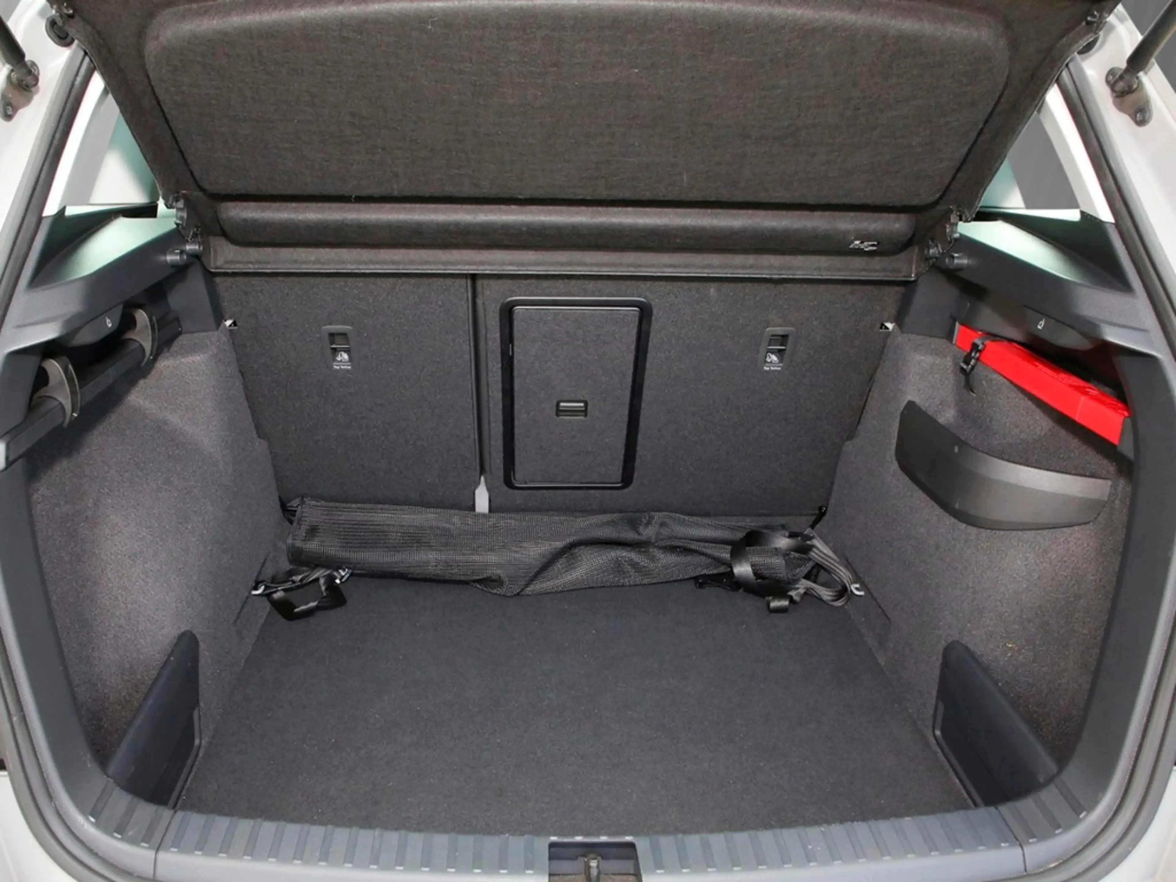Skoda Karoq 2.0 TDI DSG Drive 4x4 17" ACC Navi SHZ LED — photo 6